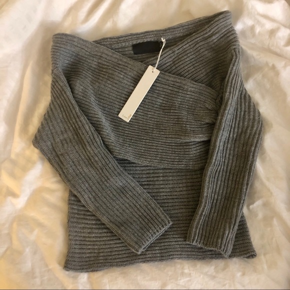 NWT Line & Dot Grey Off Shoulder Sweater - Picture 3 of 3